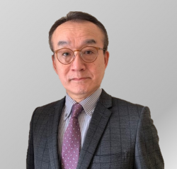 鷹羽　毅（たかは たけし）氏写真
